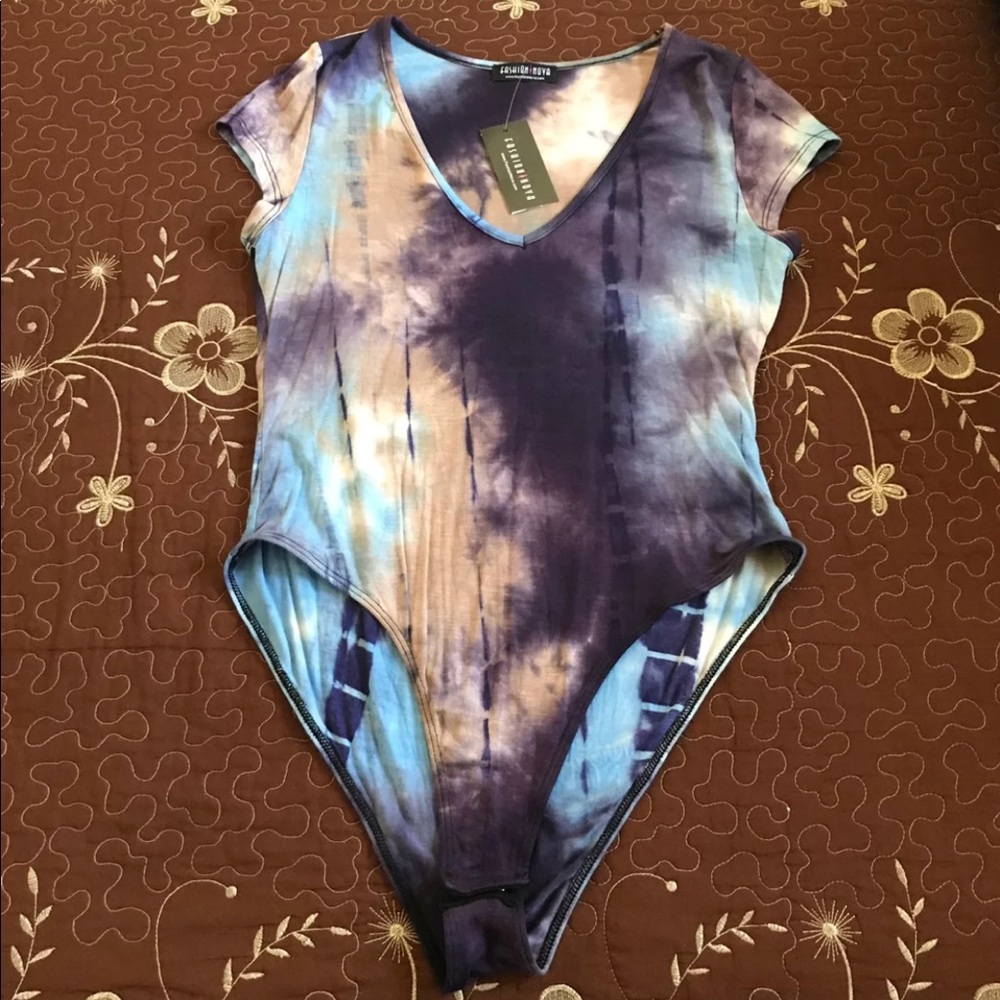 Fashion Nova Tie Dye V Neck Bodysuit